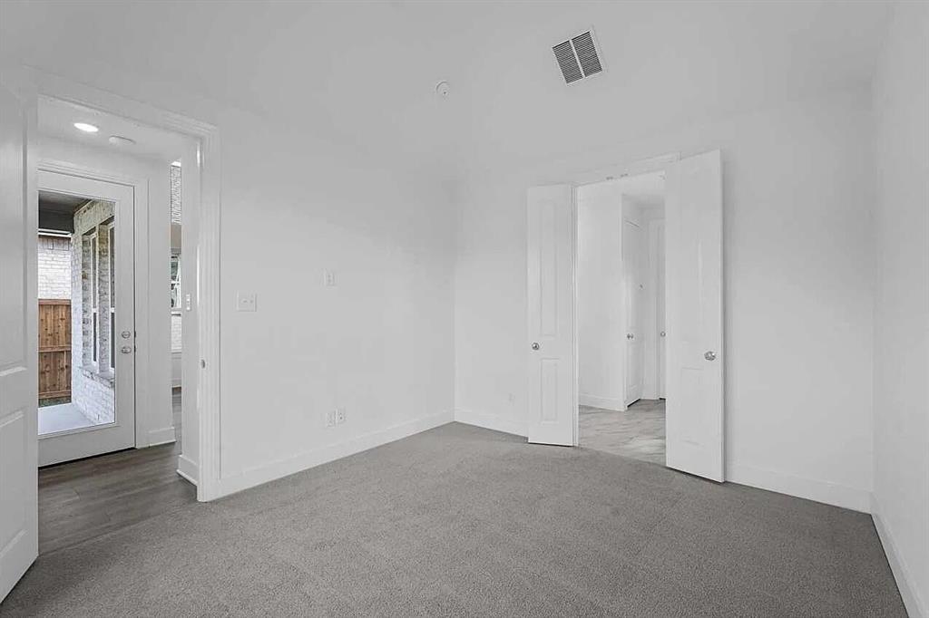 3512 Cloverleaf Lane