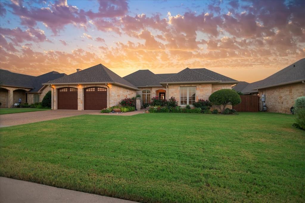 1608 Ridgewood Drive