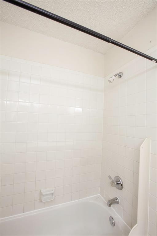 Dallas, Texas 75235, United States, 2 Bedrooms Bedrooms, ,2 BathroomsBathrooms,Residential,Active,215987