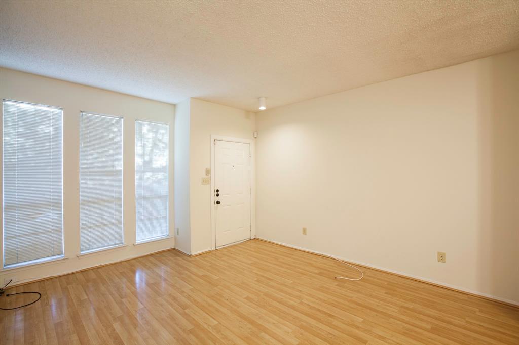 Dallas, Texas 75235, United States, 2 Bedrooms Bedrooms, ,2 BathroomsBathrooms,Residential,Active,215987