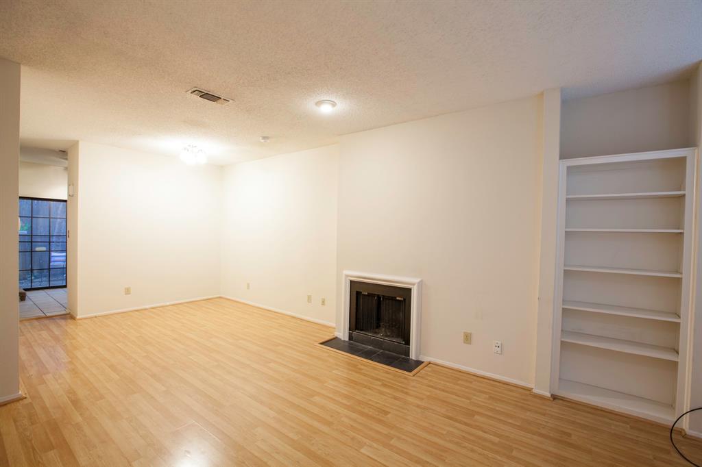 Dallas, Texas 75235, United States, 2 Bedrooms Bedrooms, ,2 BathroomsBathrooms,Residential,Active,215987