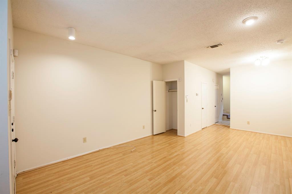 Dallas, Texas 75235, United States, 2 Bedrooms Bedrooms, ,2 BathroomsBathrooms,Residential,Active,215987