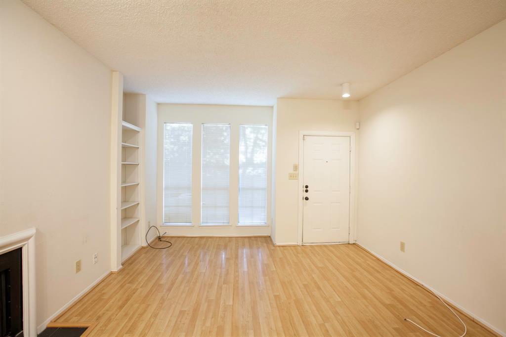 Dallas, Texas 75235, United States, 2 Bedrooms Bedrooms, ,2 BathroomsBathrooms,Residential,Active,215987