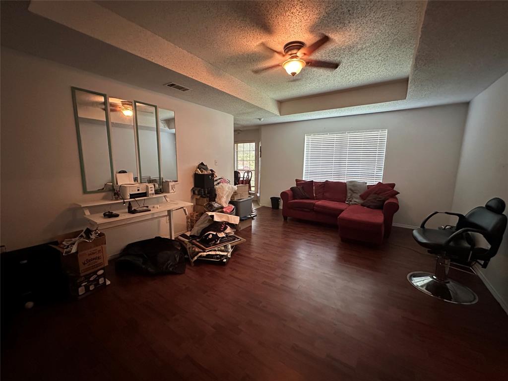 1412 Paula Lane