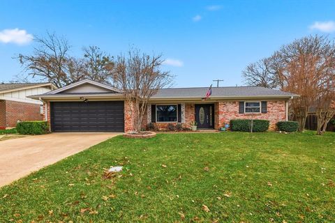 324 Moore Creek Road Hurst TX 76053