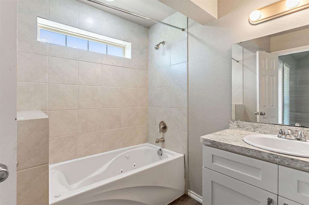 6108 Abrams Road 521