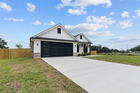 A home in Lindale