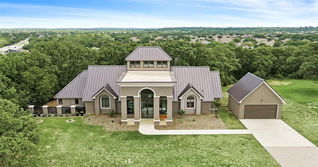 9204 Indian Knoll Trail SKeller, TX 76248 photo 1