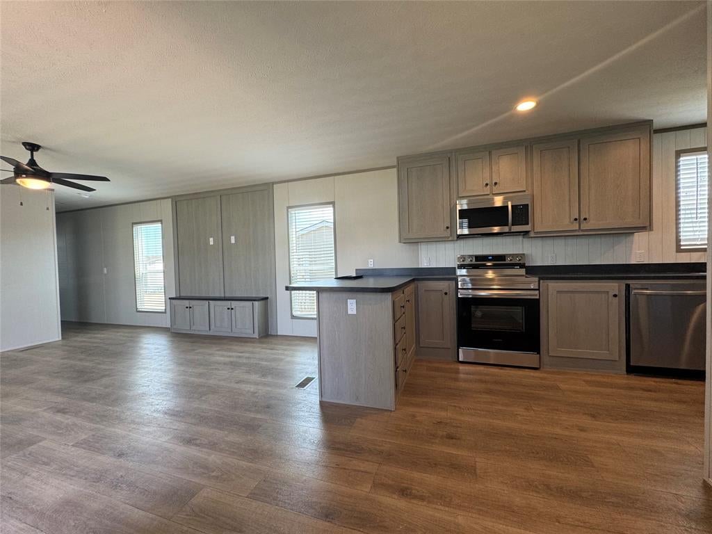 1800 Oak Grove Road E 299