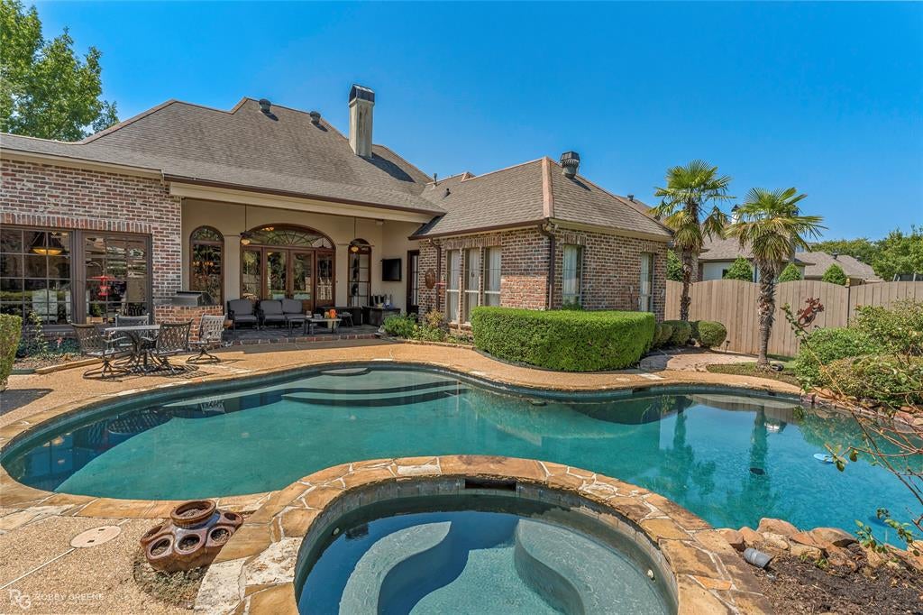 209 Evangeline Walk
