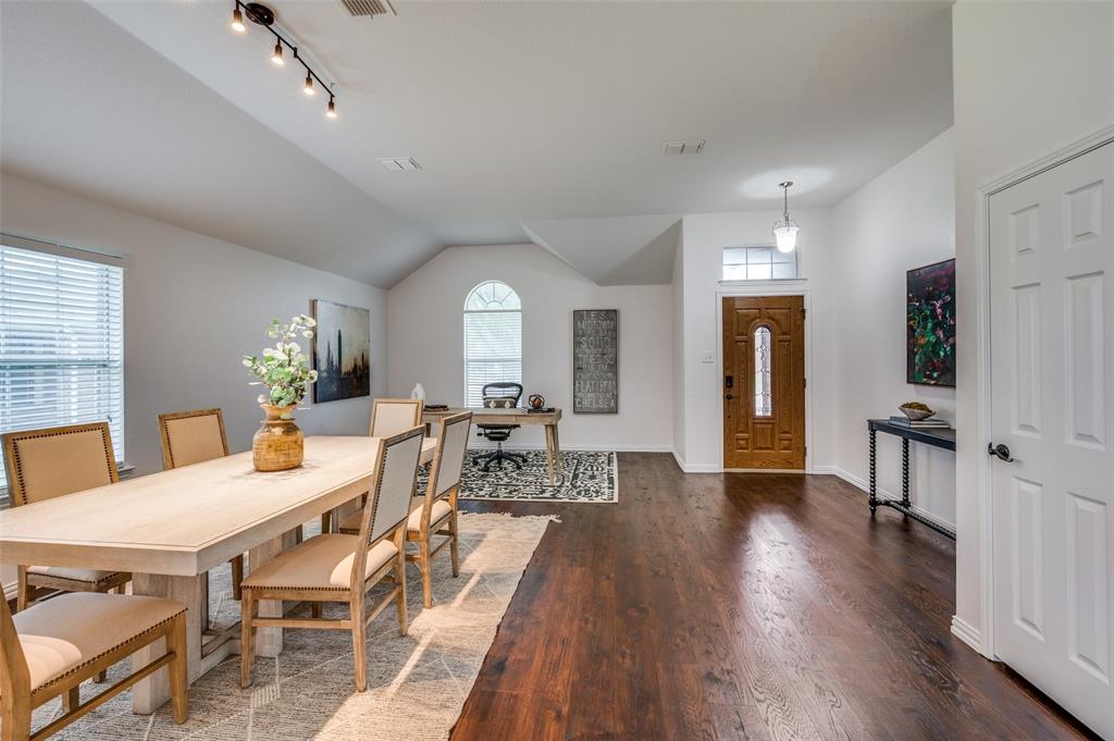 4411 Willow Wood Road