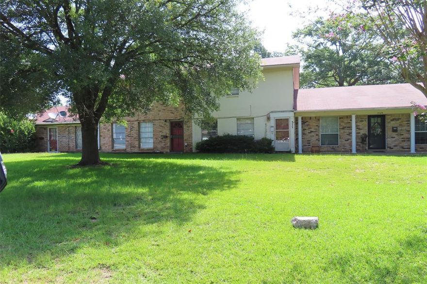 If you would like an immaculent, chean, updated home with 3 bedrooms 2.1 ,rear fenced patio, 2 car carport, storage building this townhome may 
be for you. Move in ready!