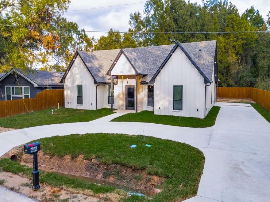 OPEN HOUSE this Saturday 11-08-2025 from 10:30 a.m. to 1:30 p.m. Discover the perfect blend of luxury, comfort, and practicality in this stunning modern new construction home featuring 4 spacious bedrooms, 3 full bathrooms, and 2-car garage. This home is perfect to make lifetime memories and enjoy the quiet country lifestyle, just a few minutes away from Cedar Creek Lake. You will step inside to a sun-filled open concept layout with cozy fireplace, decorative wood ceiling and chef’s kitchen, perfect for entertaining your guests or simply enjoying a family meal served on your kitchen island. The elegant primary bedroom is perfect for a peaceful retreat, offering a large walk-in closet, an en-suite bathroom with a garden tub, separate shower and double vanity. Don’t miss the opportunity to enjoy a balance of the lifestyle you have dreamed of just an hour away from DFW.