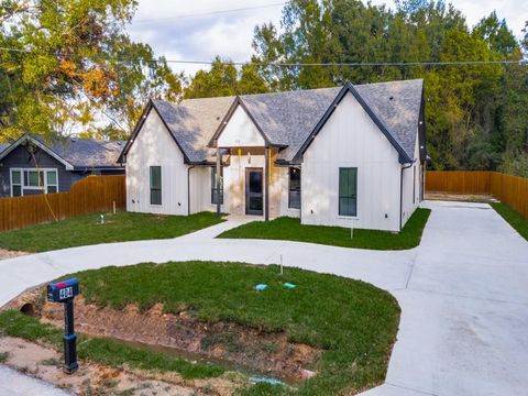 Photo of 404 Luzon Street, Tool, TX 75143 (MLS # 21099798) Photo of 404 Luzon Street, Tool, TX 75143 (MLS # 21099798)