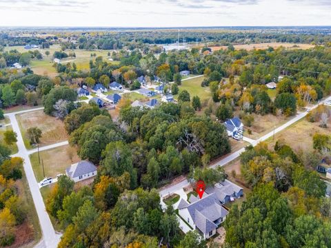 Tiny photo for 404 Luzon Street, Tool, TX 75143 (MLS # 21099798)