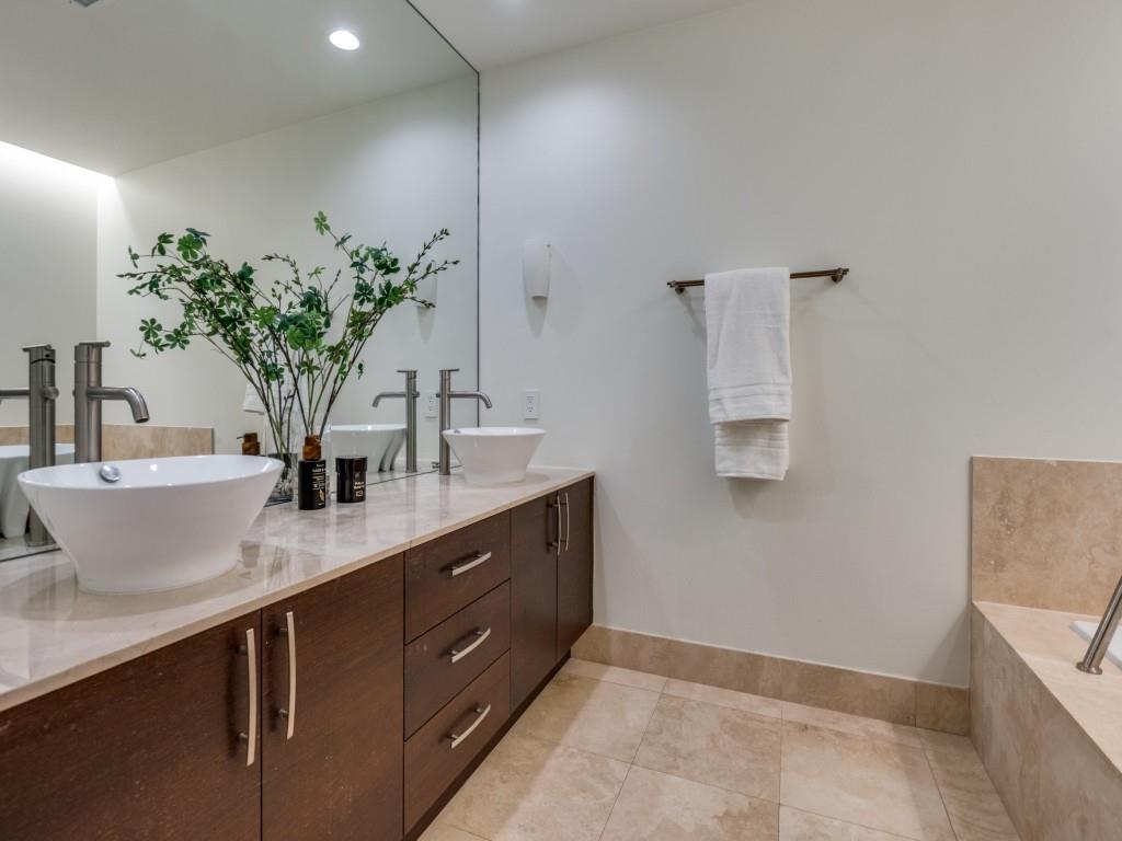 Centrum Condo - Residential