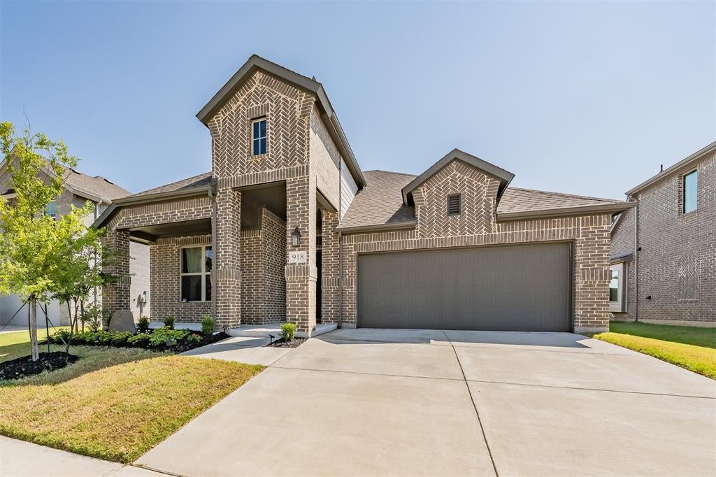 918 Hawthorn Lane