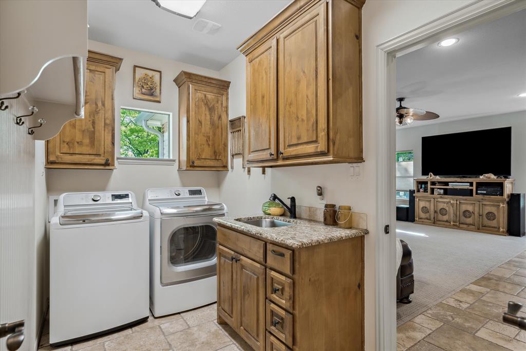 Quinlan, Texas, 75474, United States, 3 Bedrooms Bedrooms, ,3 BathroomsBathrooms,Residential,Active,2015853