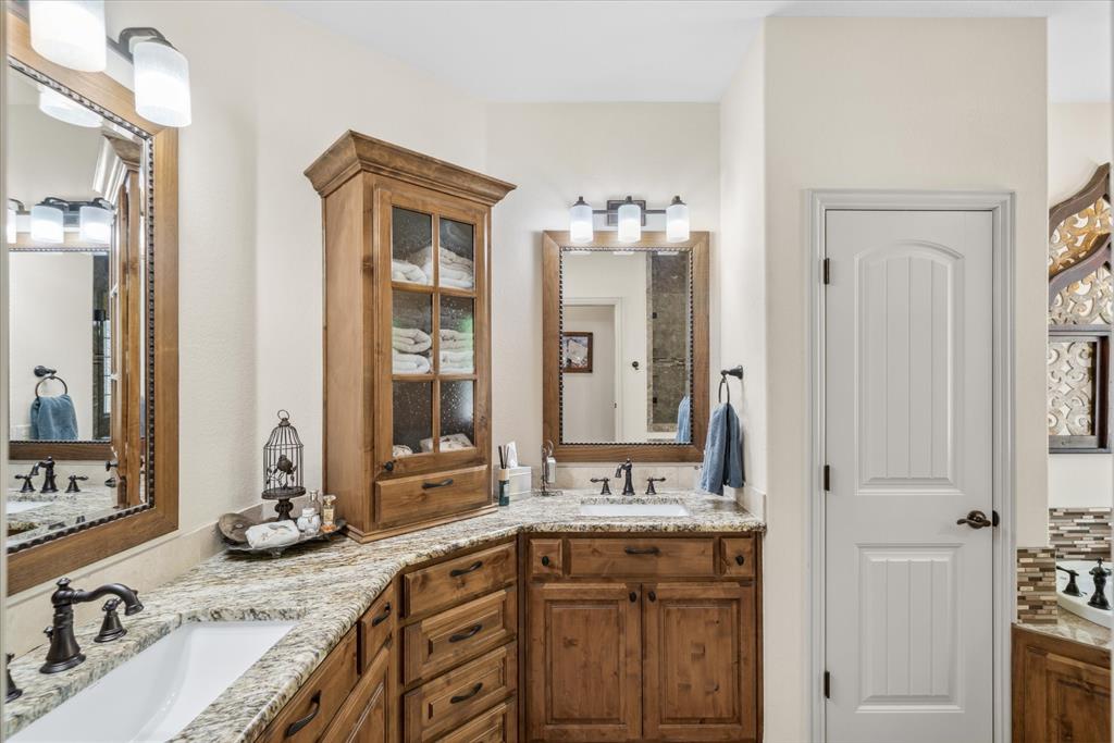 Quinlan, Texas, 75474, United States, 3 Bedrooms Bedrooms, ,3 BathroomsBathrooms,Residential,Active,2015853
