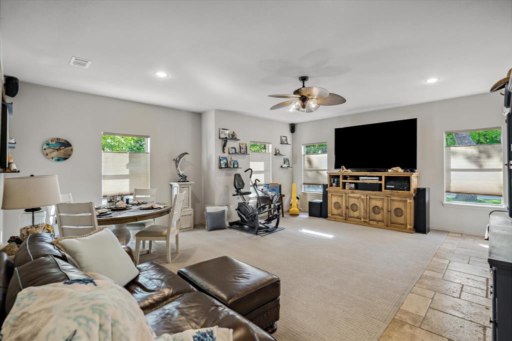 Quinlan, Texas, 75474, United States, 3 Bedrooms Bedrooms, ,3 BathroomsBathrooms,Residential,Active,2015853