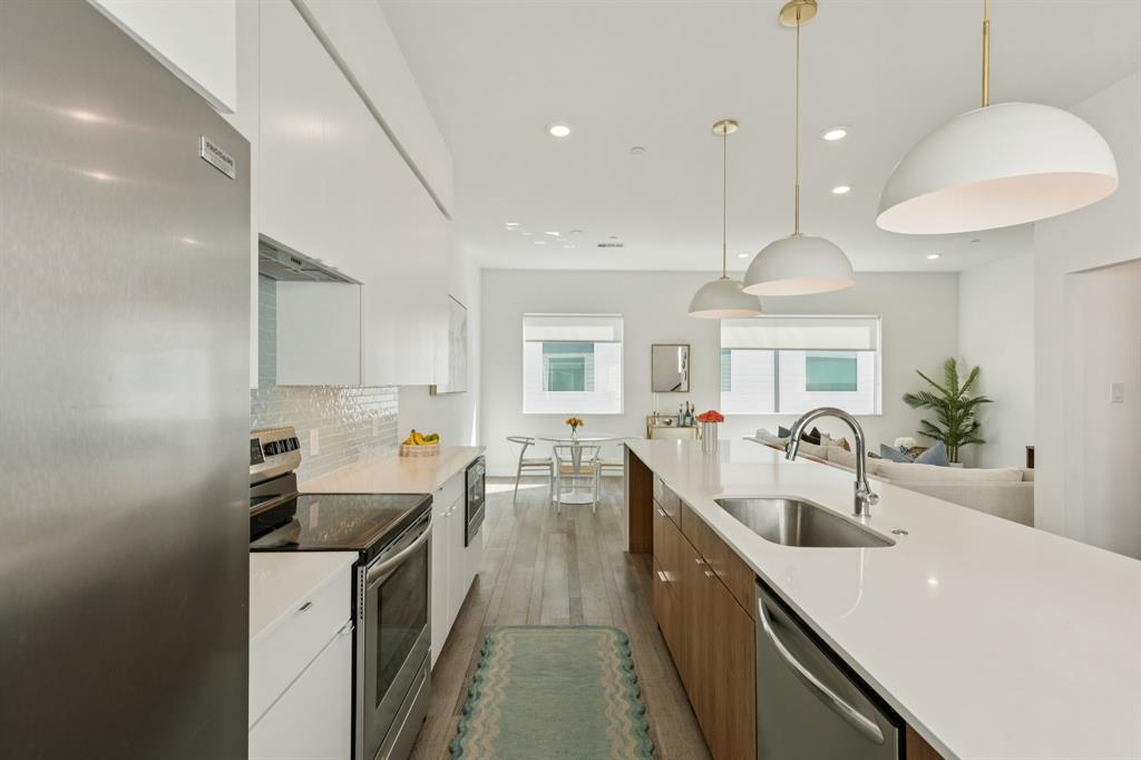 5020 Bryan Street 303