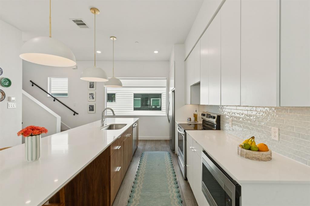 5020 Bryan Street 303