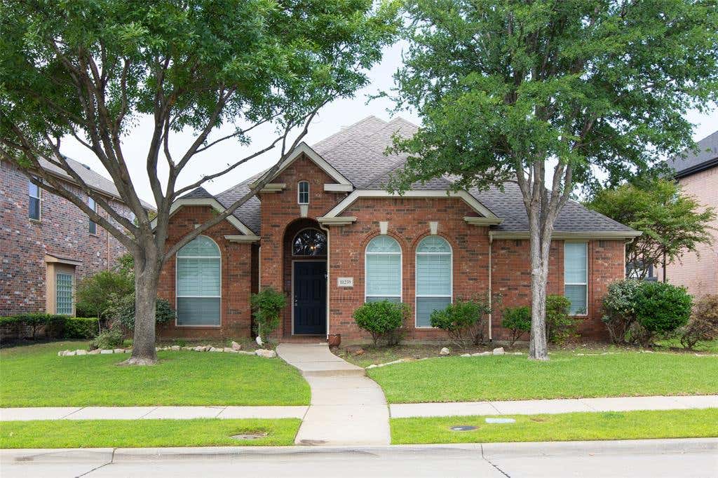 Photo of 11259 Blackhawk, Frisco, TX 75033 (MLS # 21301145)