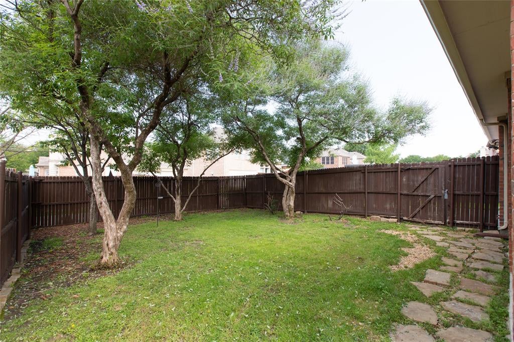 Photo of 11259 Blackhawk, Frisco, TX 75033 (MLS # 21301145)