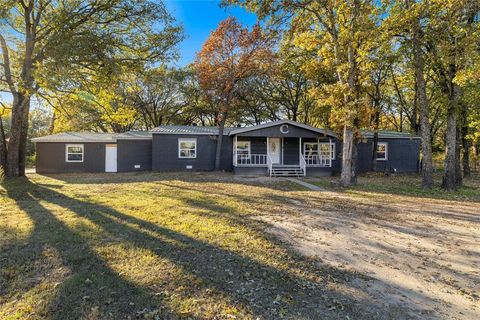 Photo of 269 Lake Shadow Circle, Mabank, TX 75156 (MLS # 21131410)