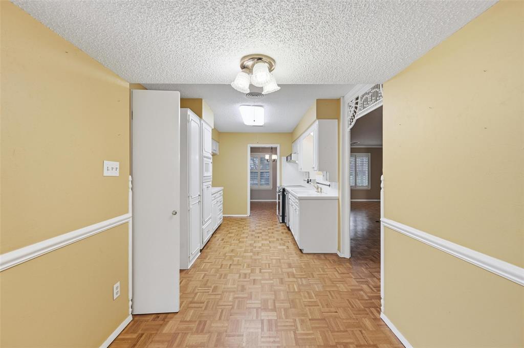 Mc Knight Manor West Add - Residential