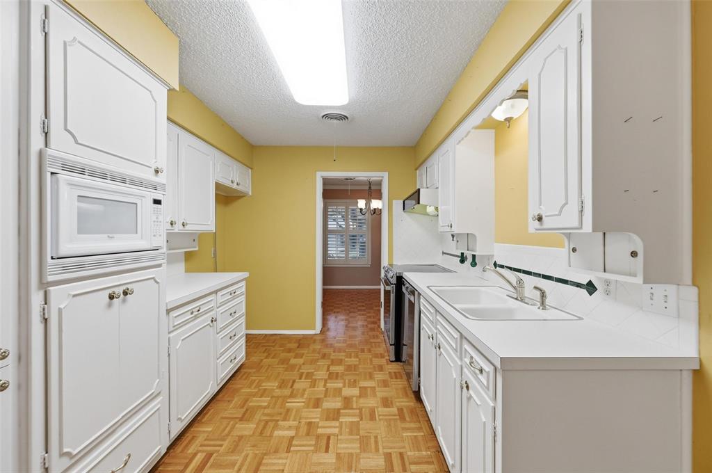 Mc Knight Manor West Add - Residential