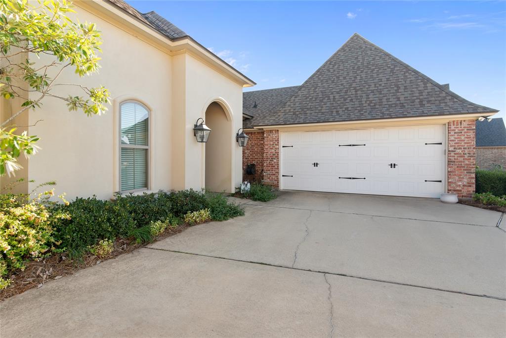 216 Roanoke Circle