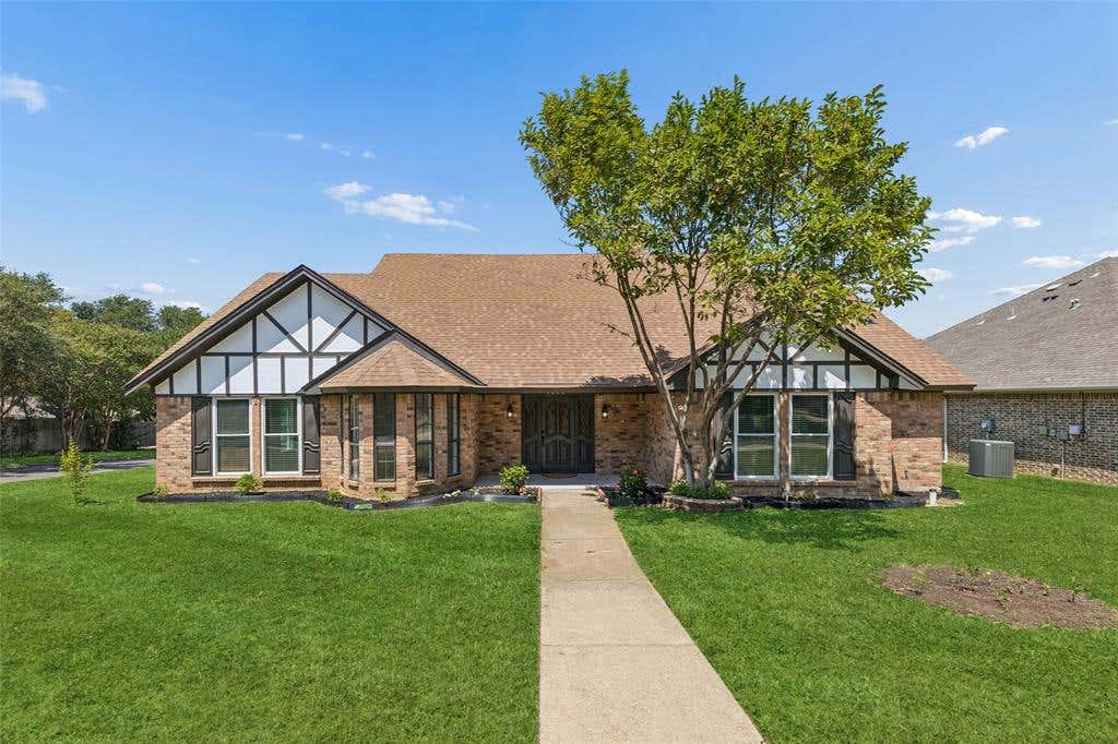 Photo of 4714 Anchorage Drive, Arlington, TX 76016 (MLS # 21338110)