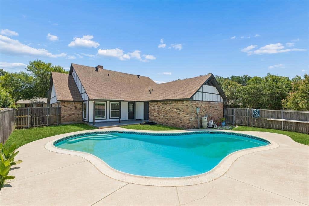 Photo of 4714 Anchorage Drive, Arlington, TX 76016 (MLS # 21338110)