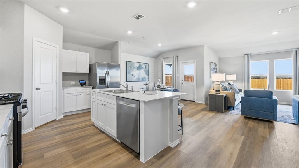 2801 FLOWERS Drive