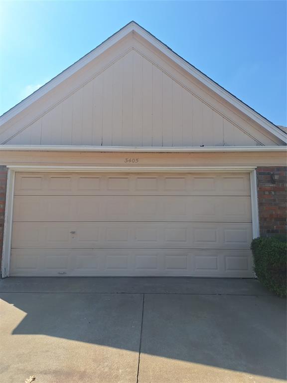 3405 Plantation Lane