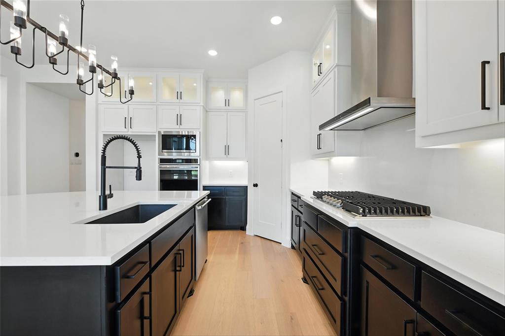 2710 Forest Bend