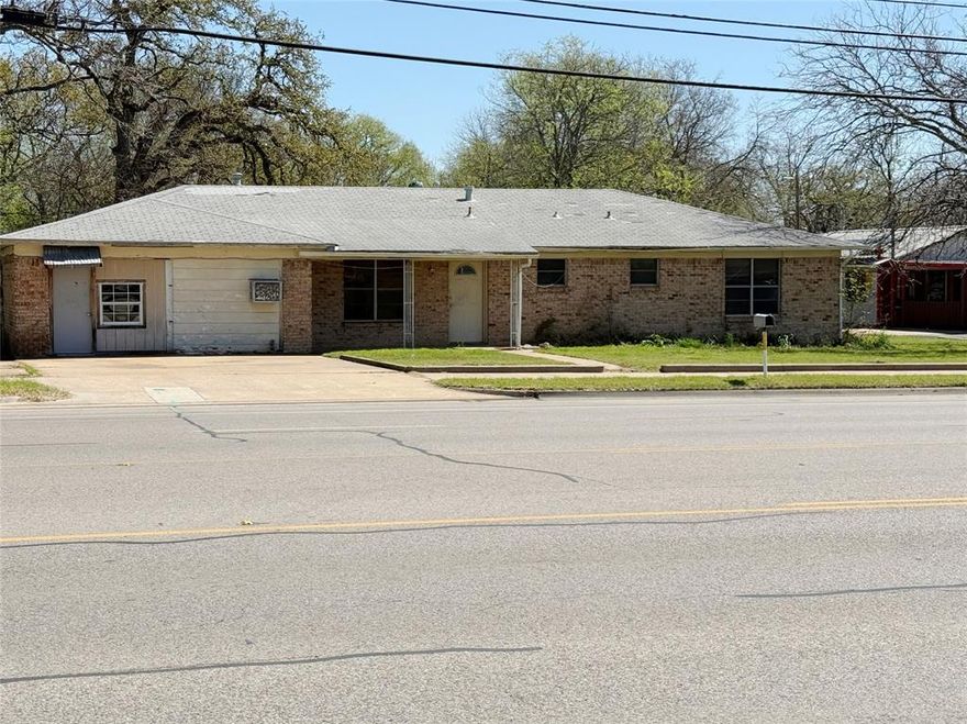 Old home in run down condition that is now zoned commercial. This would be great location for fast food restaurant or office building. Great views south of the Weatherford Court house. Owner occupied, nonprofit buyers, and government institutions only for the first 30 days.  Investor offers will be reviewed starting day 31.  Sellers will review offers after the property has been on the market 5 days. Power is not on to the building and power company says modifications must be made before it can be turned on.  Property is being sold as is.