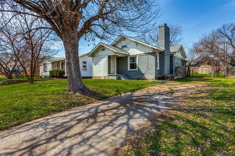 Photo of 826 Mirike Drive, White Settlement, TX 76108 (MLS # 21203120)