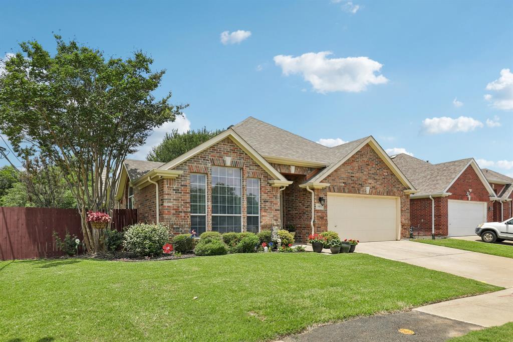 3901 Glenwyck Drive