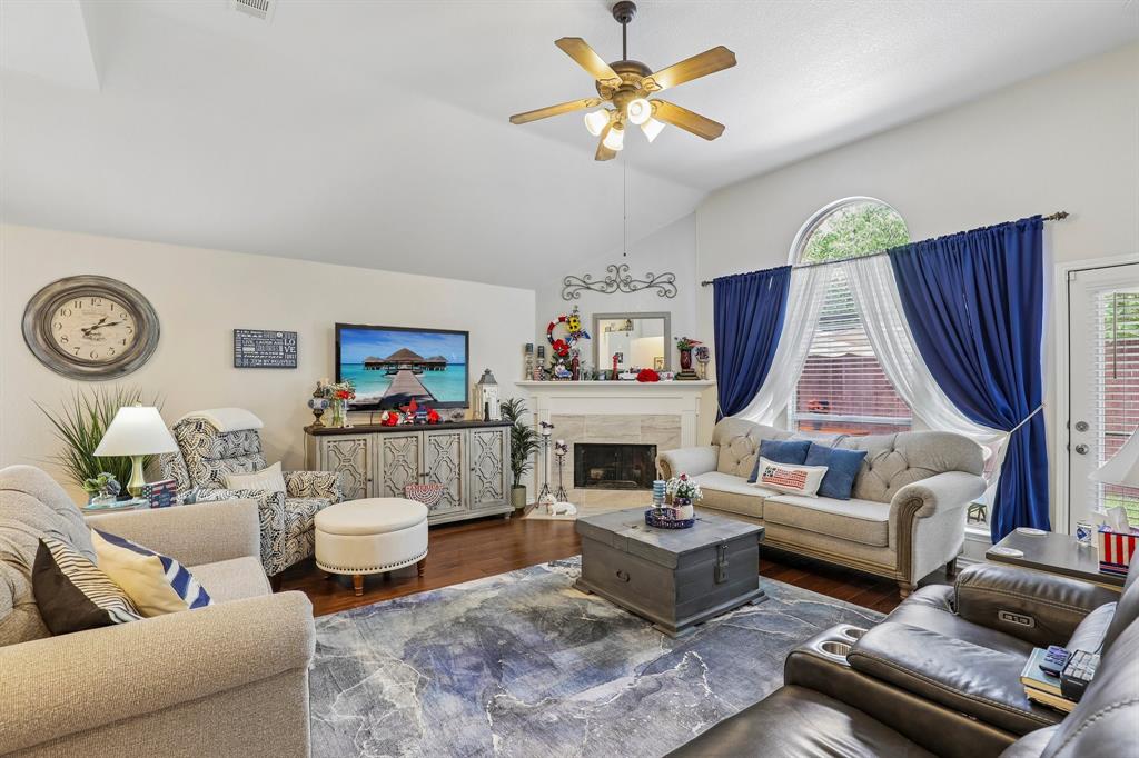3901 Glenwyck Drive
