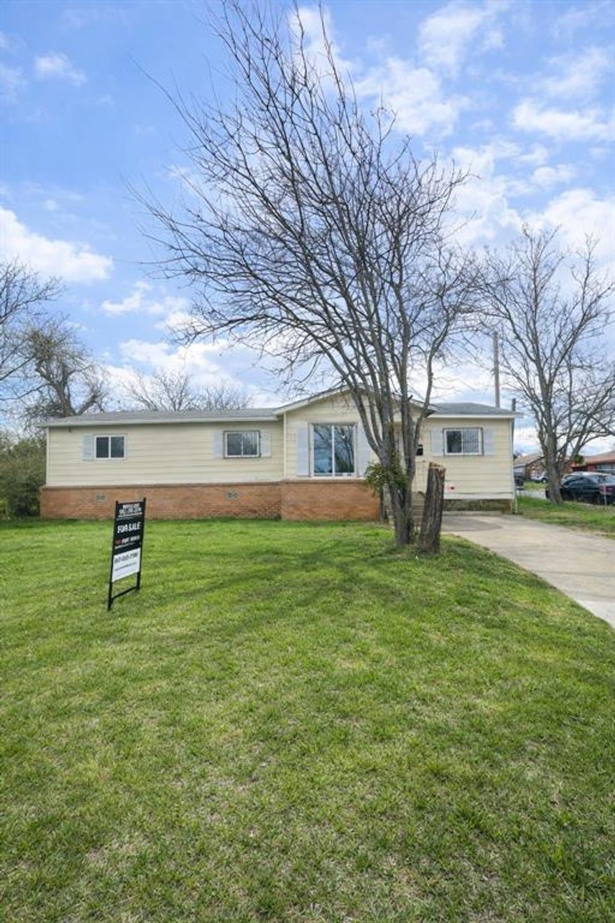 This property presents an exceptional opportunity for families or investors alike. Located within the Fort Worth Independent School District, nearby schools include Maude I. Logan Elementary School, Phalen Leadership Academy at James Martin Jacquet (Middle School), and Dunbar High School — offering convenient access to education for children of all ages.
The home is also well-positioned near Fort Worth’s network of parks and recreational spaces managed by the City’s Park & Recreation Department, local library branches such as the East Berry Library, and community facilities like nearby community centers that support resident activities and events.
This property offers strong investment potential thanks to its sizable footprint, proximity to key local amenities, and the rental demand in the central Fort Worth area. Whether you’re seeking a long-term family residence or a high-yield rental asset, 1413 Lindsay Street stands out as a smart buy in a neighborhood with growth prospects.