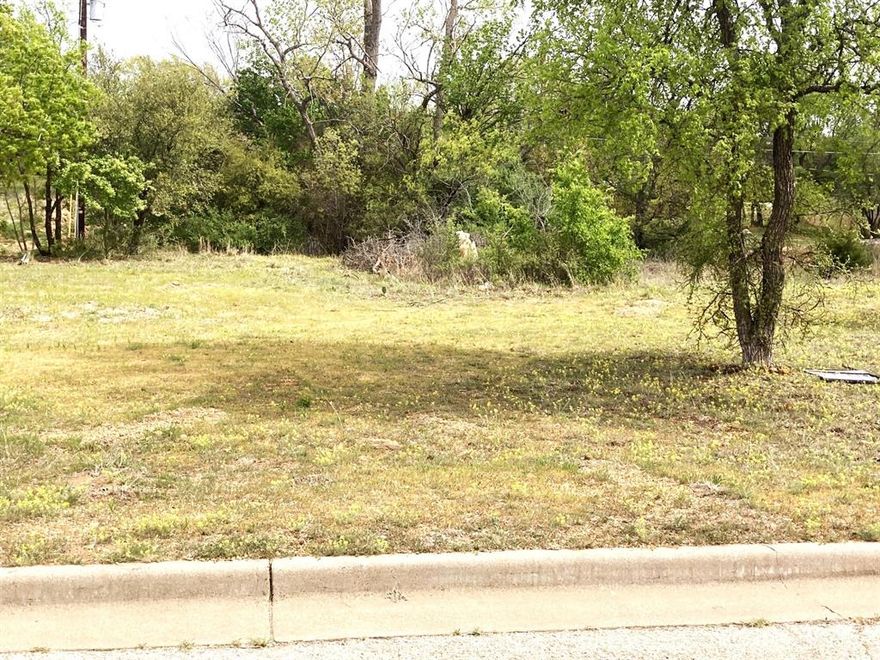 Build your gorgeous new home on this lot in a great neighborhood. Close to health care, shopping and schools. All utilities are available on site. Don't let this one get away.