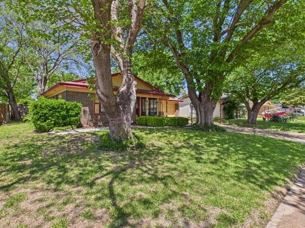 Photo of 3347 Jamaica Way, Mesquite, TX 75150 (MLS # 21096200)