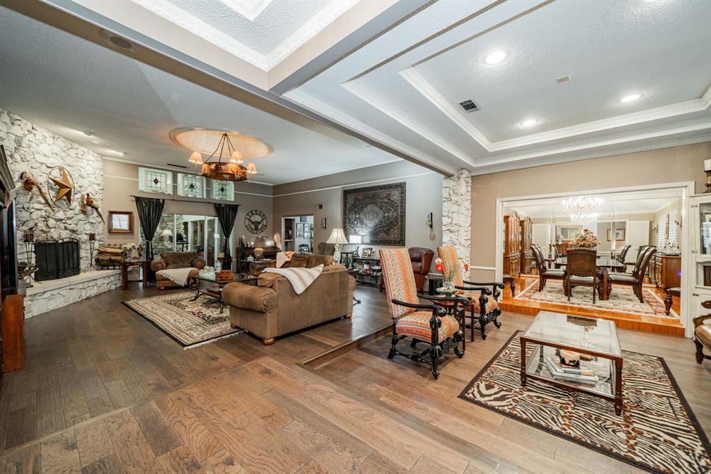 9511 Fallbrook Drive