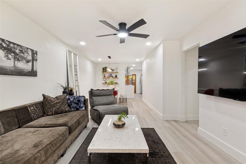 10635 Stone Canyon Road 19