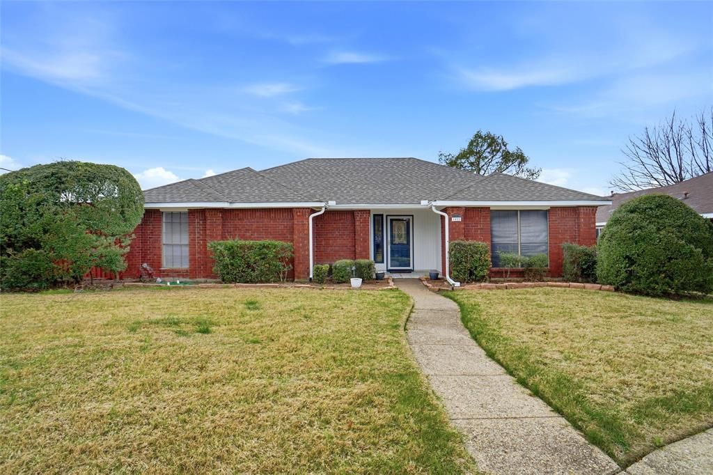 Photo of 1022 Fairview Court, Mesquite, TX 75181 (MLS # 21204416)
