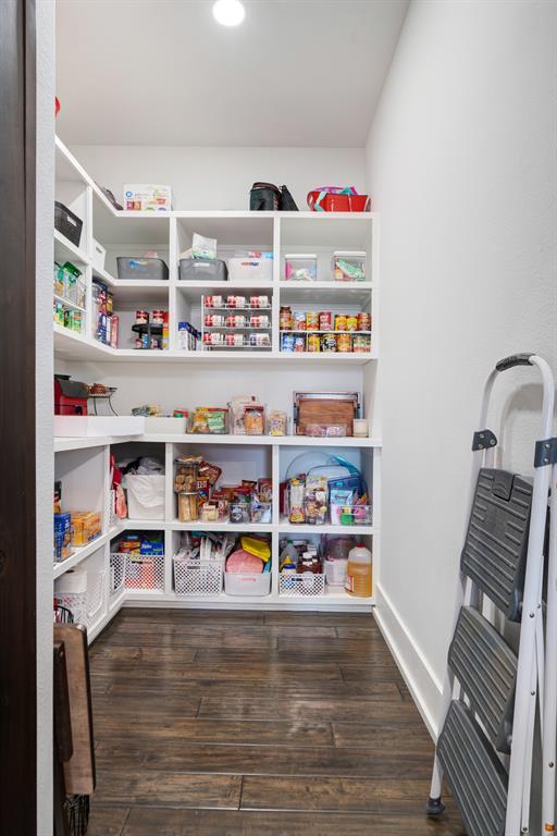 QUAIL HOLLOW ESTATES - Residential