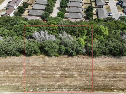 Photo of TBD Old Central Road, Lacy Lakeview, TX 76705 (MLS # 21392866)