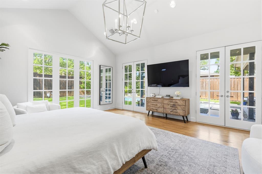 3867 Van Ness Lane